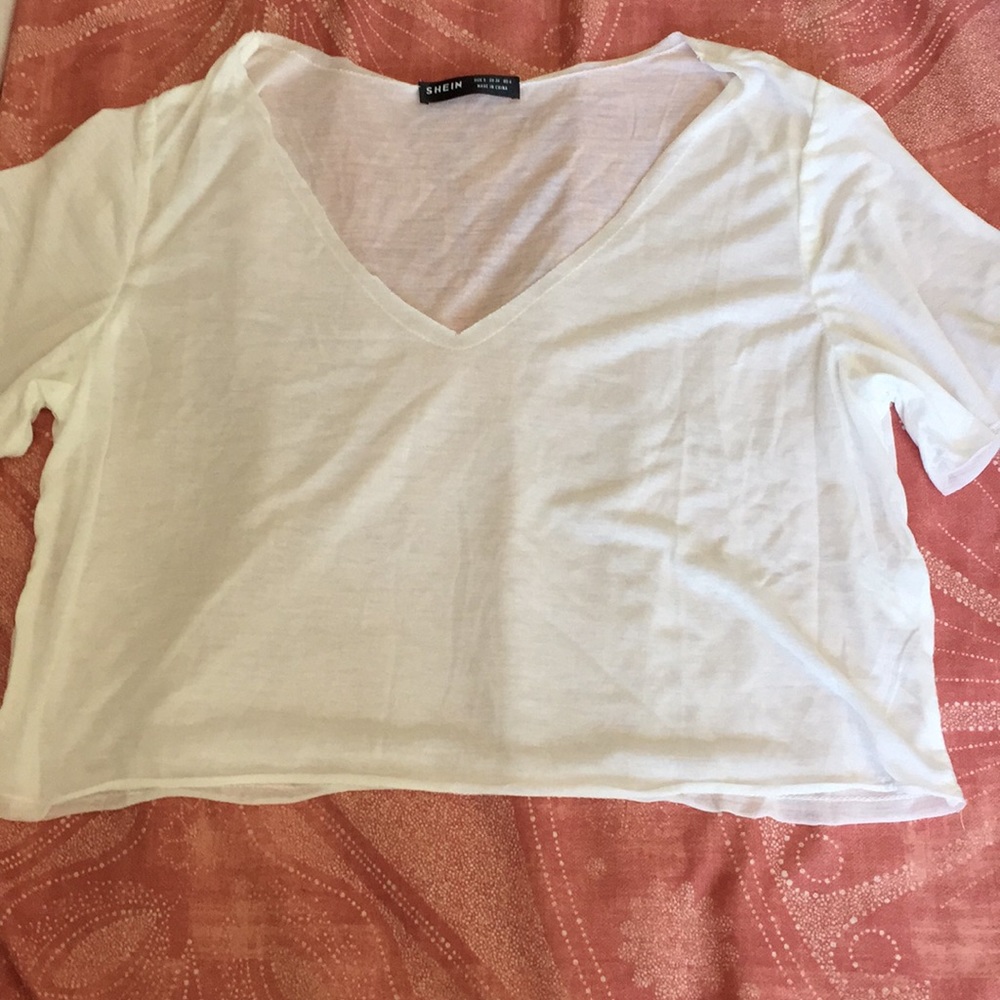 White crop tee